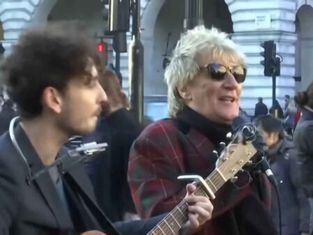 Rod Stewart busking