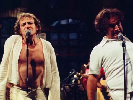 You Won’t Believe Joe Cocker’s Reaction to Belushi’s Shocking SNL Parody! joe cocker and john belushi on snl