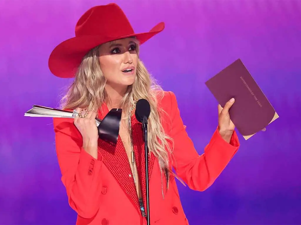 Lainey Wilson Shines Bright at the 2024 ACM Awards: A Star Finally Eye-Level with the Stars Lainey Wilson at ACMs