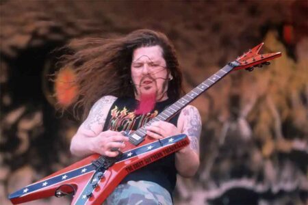 Dimebag Darrell on stage