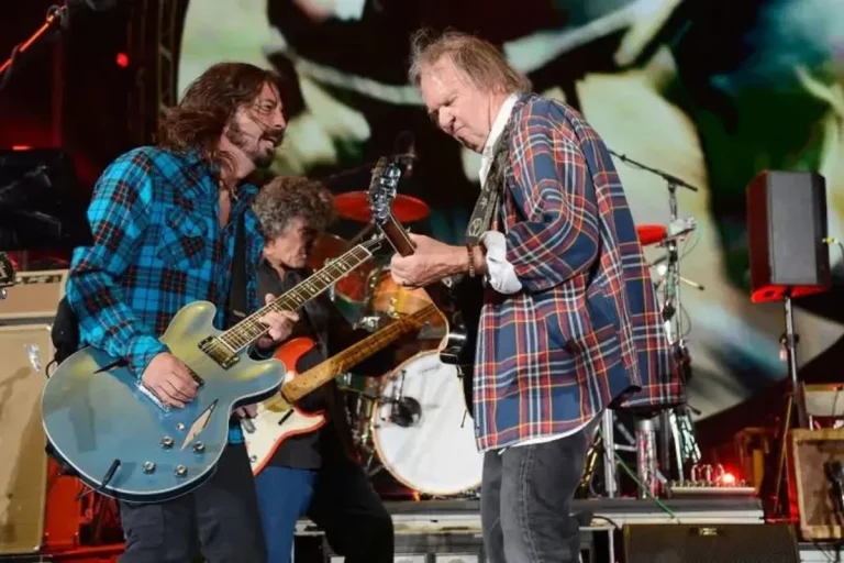 Dave Grohl Neil Young together