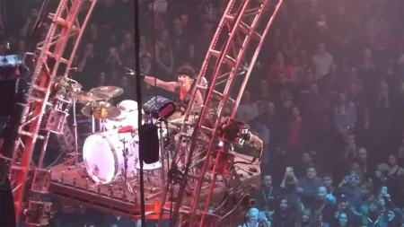 Tommy Lee playing midair