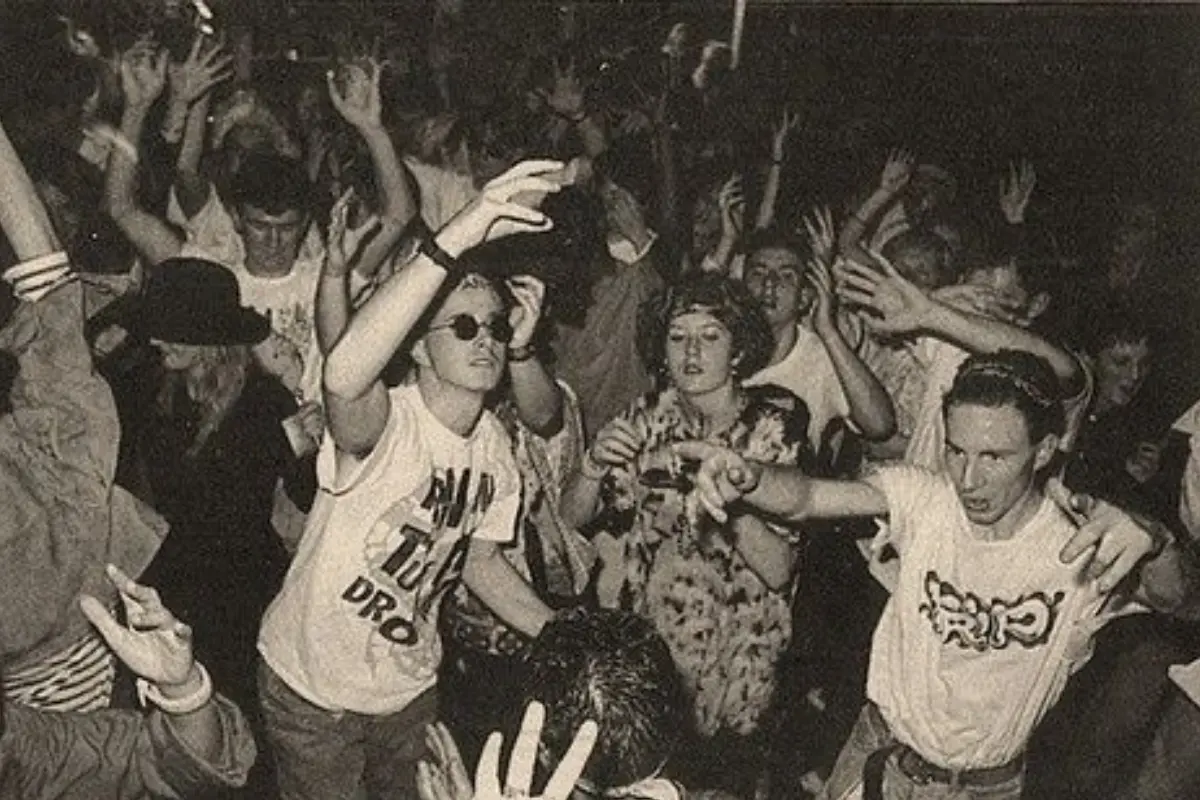 1980s teenagers street scene
