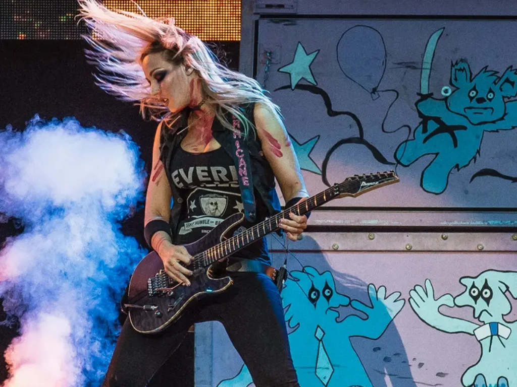 came to play with Alice