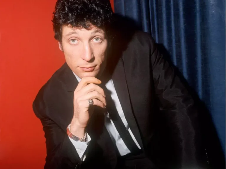 Tom Jones' good looking pose