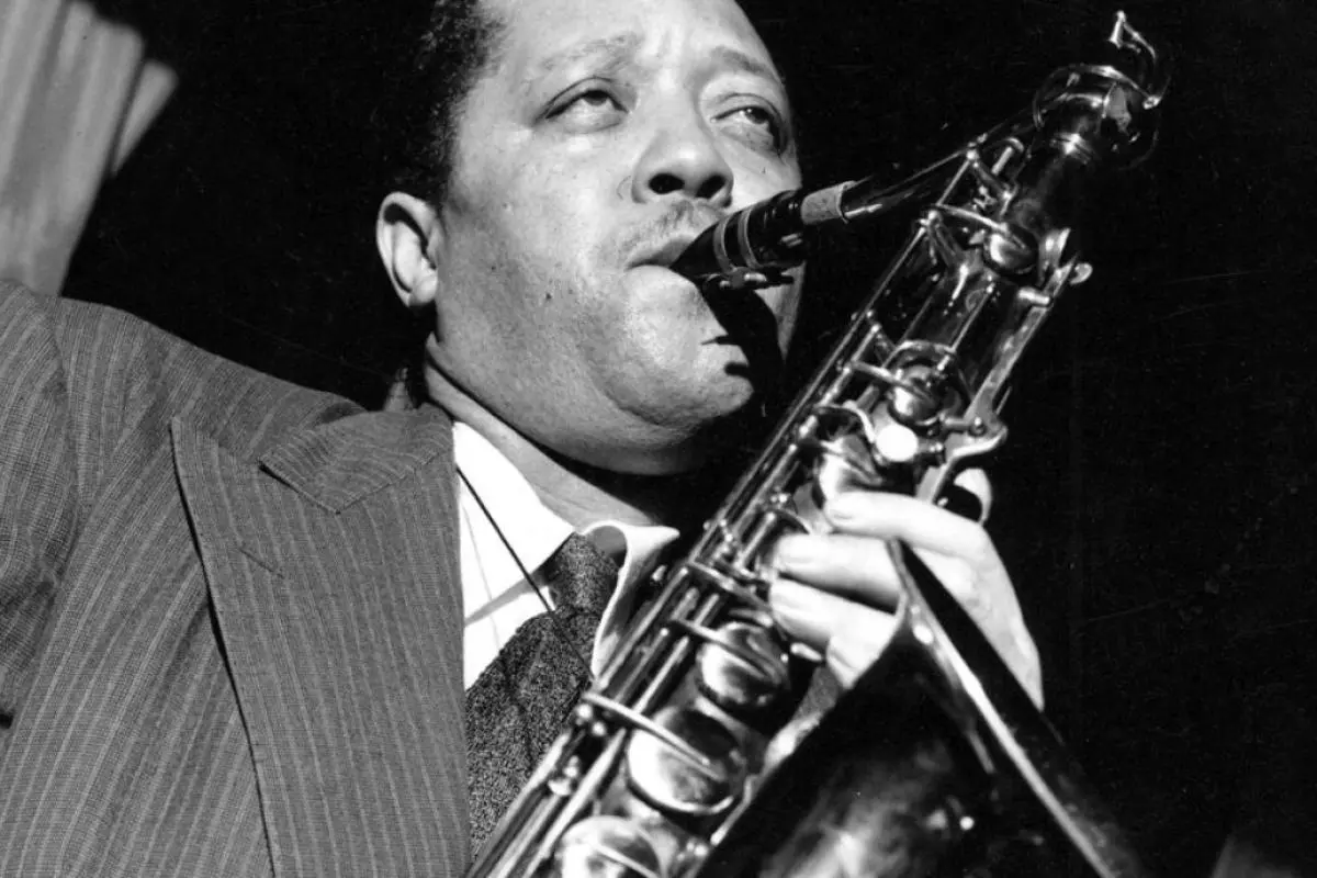 lester young with an saxophone.