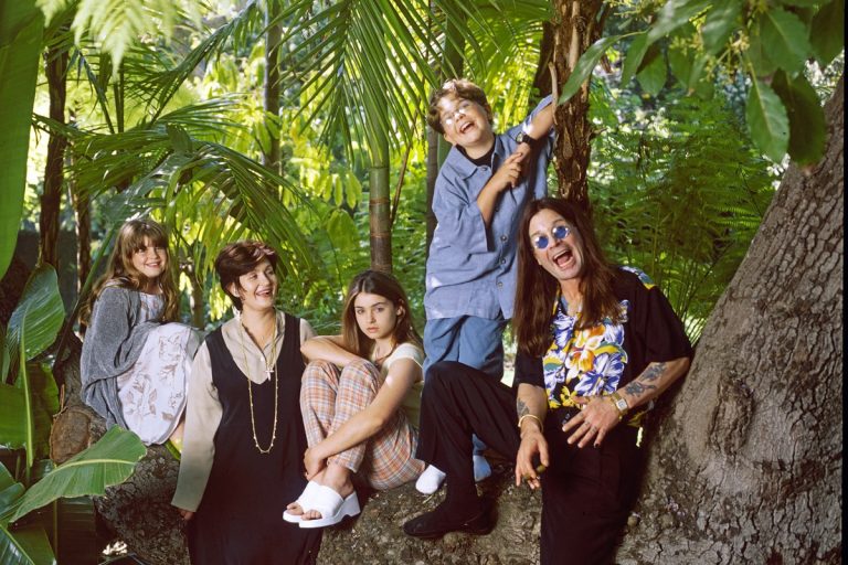 Ozzy Osbourne’s Last Words to Kelly, Three Days Before He Died The Osbourne family photographed together at their Beverly Hills home in 1997